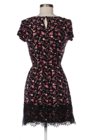 Рокля Cropp, Размер M, Цвят Многоцветен, Цена 5,11 €