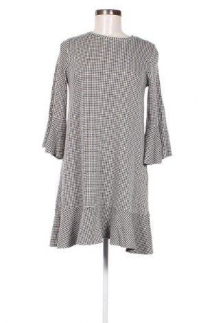 Рокля Pull&Bear, Размер M, Цвят Многоцветен, Цена 7,15 €