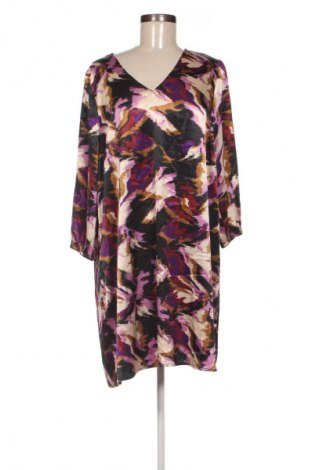 Kleid Saint Tropez, Größe M, Farbe Mehrfarbig, Preis 4,99 €