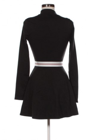 Рокля Tommy Jeans, Размер S, Цвят Черен, Цена 70,55 €