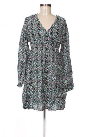 Рокля Vero Moda, Размер S, Цвят Многоцветен, Цена 3,57 €