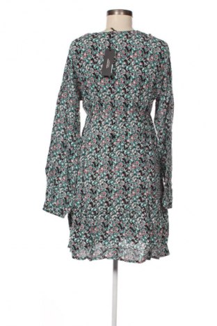 Рокля Vero Moda, Размер S, Цвят Многоцветен, Цена 3,57 €