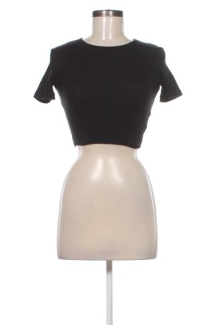 Γυναικείο t-shirt Weekday, Μέγεθος XS, Χρώμα Μαύρο, Τιμή 8,00 €, #137264451