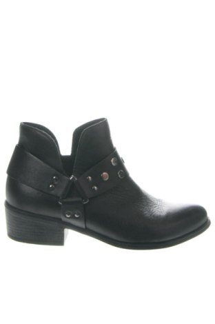 Дамски боти Lasocki, Размер 36, Цвят Черен, Цена 36,85 €, #137207599