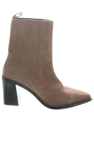 Дамски боти Zara, Размер 37, Цвят Бежов, Цена 43,00 €, #137221788