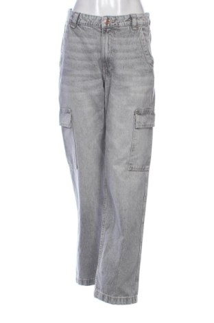 Blugi de femei Bershka, Mărime M, Culoare Gri, Preț 81,79 Lei, #137255112