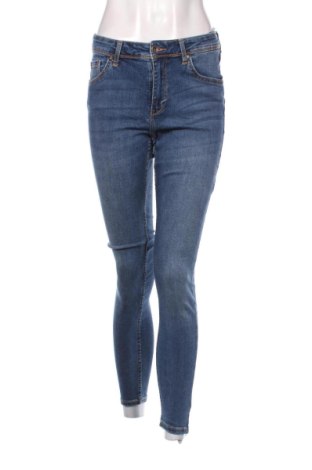Дамски дънки Bershka, Размер S, Цвят Син, Цена 13,15 €, #137255386