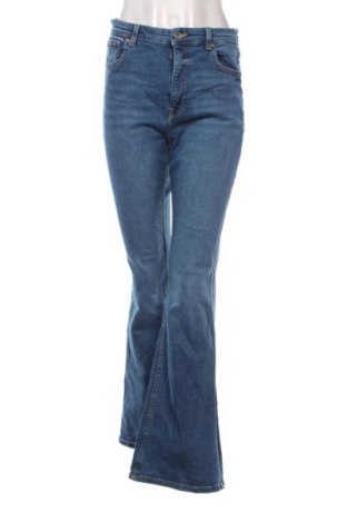 Дамски дънки Bershka, Размер M, Цвят Син, Цена 12,00 €, #137241799