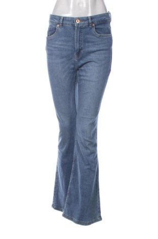Blugi de femei Bershka, Mărime M, Culoare Albastru, Preț 64,69 Lei, #137252844