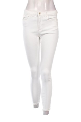 Blugi de femei Zara, Mărime M, Culoare Alb, Preț 61,00 Lei, #137255484