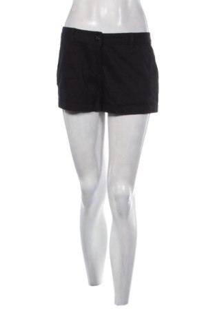 Damen Shorts Guess, Größe M, Farbe Schwarz, Preis 31,21 €, #137226502
