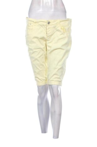 Pantaloni scurți de femei Terranova, Mărime L, Culoare Galben, Preț 26,25 Lei, #137233231