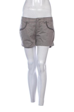 Pantaloni scurți de femei Zara Trafaluc, Mărime L, Culoare Bej, Preț 54,00 Lei, #137249435