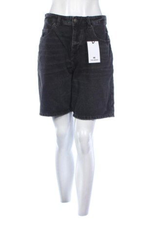 Damen Shorts Pull&Bear, Größe L, Farbe Schwarz, Preis 15,99 €, #137252511