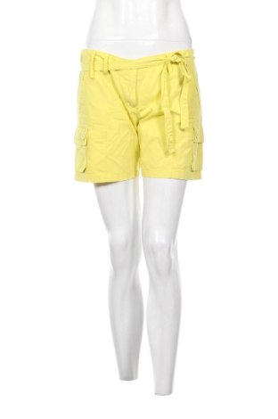 Damskie szorty Bershka, Rozmiar L, Kolor Żółty, Cena 33,87 zł, #137252947