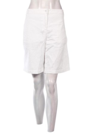 Pantaloni scurți de femei Marc Aurel, Mărime XXL, Culoare Alb, Preț 141,72 Lei, #137253029