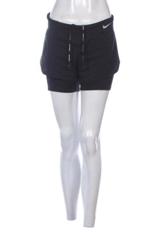 Pantaloni scurți de femei Nike, Mărime S, Culoare Negru, Preț 110,23 Lei, #137257285
