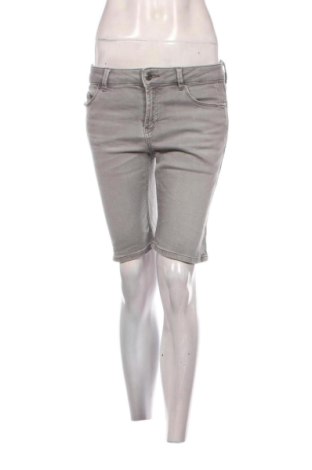 Pantaloni scurți de femei Esprit, Mărime M, Culoare Gri, Preț 73,00 Lei, #137264514