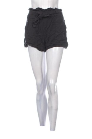 Pantaloni scurți de femei H&M, Mărime M, Culoare Negru, Preț 52,49 Lei, #137272808