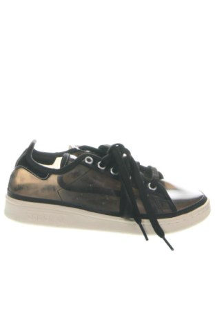 Női cipők Adidas, Méret 37, Szín Fekete, Ár 16 667 Ft, #137200847