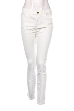 Pantaloni de femei H&M, Mărime M, Culoare Alb, Preț 124,77 Lei, #137261065