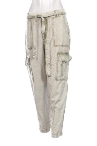 Damenhose Guess, Größe L, Farbe Grün, Preis € 32,00, #137270240