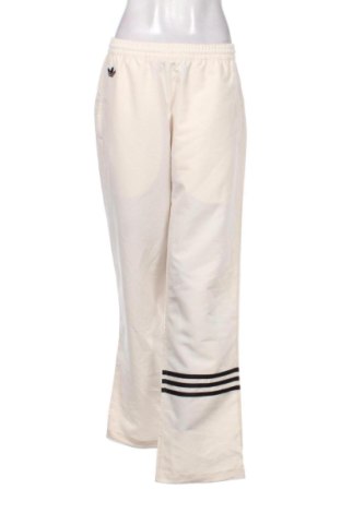 Дамско спортно долнище Adidas Originals, Размер M, Цвят Екрю, Цена 28,00 €, #137224278