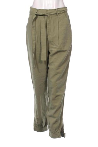 Pantaloni de femei Reserved, Mărime M, Culoare Verde, Preț 57,74 Lei, #137261089
