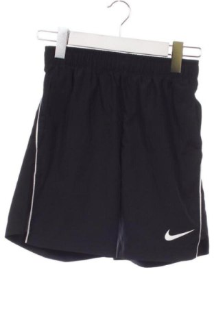 Pantaloni scurți pentru copii Nike, Mărime 10-11y/ 146-152 cm, Culoare Negru, Preț 94,48 Lei, #137247850