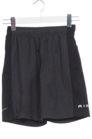Kinder Shorts Nike, Größe 10-11y/ 146-152 cm, Farbe Grau, Preis 18,00 €, #137248700