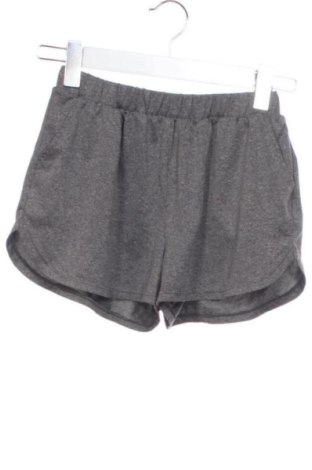 Kinder Shorts Tchibo, Größe 10-11y/ 146-152 cm, Farbe Grau, Preis 8,00 €, #137265221