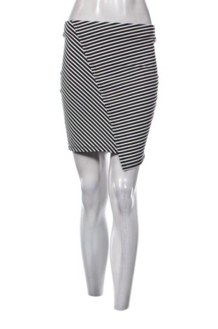 Fustă Pull&Bear, Mărime M, Culoare Multicolor, Preț 80,35 Lei, #137244736