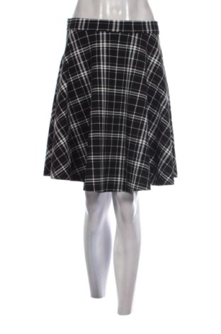 Fustă SHEIN, Mărime M, Culoare Multicolor, Preț 32,45 Lei, #137253083