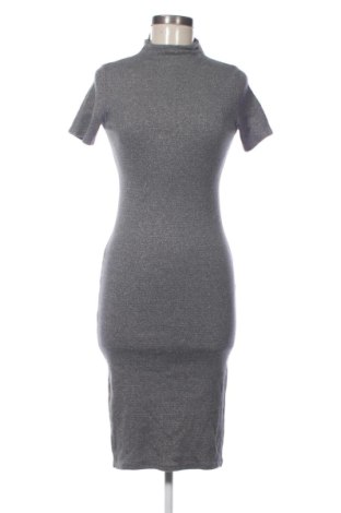 Рокля Pull&Bear, Размер L, Цвят Сив, Цена 18,00 €, #137232099