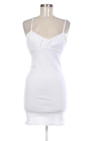 Rochie Bershka, Mărime M, Culoare Alb, Preț 74,00 Lei, #137243863