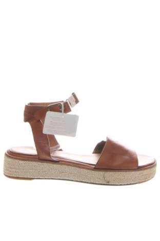 Сандали Tamaris, Размер 42, Цвят Кафяв, Цена 66,56 €, #137220990