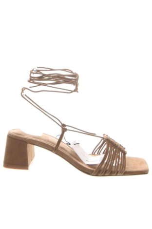 Сандали Zara, Размер 39, Цвят Кафяв, Цена 37,00 €, #137223960