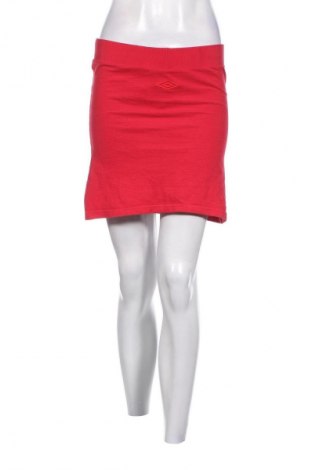 Пола Umbro, Размер M, Цвят Червен, Цена 2,04 €