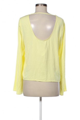 Damen Shirt Gina Tricot, Größe M, Farbe Gelb, Preis € 1,99