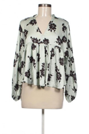 Damen Shirt Naheva, Größe S, Farbe Mehrfarbig, Preis 1,99 €