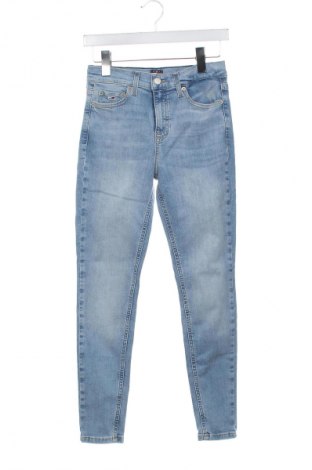 Damskie jeansy Tommy Jeans, Rozmiar S, Kolor Niebieski, Cena 113,99 zł