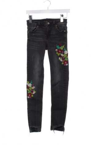 Дамски дънки Zara Trafaluc, Размер XS, Цвят Черен, Цена 8,18 €, #132612569