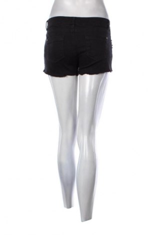 Dámské kraťasy  Bershka, Velikost S, Barva Černá, Cena  49,00 Kč