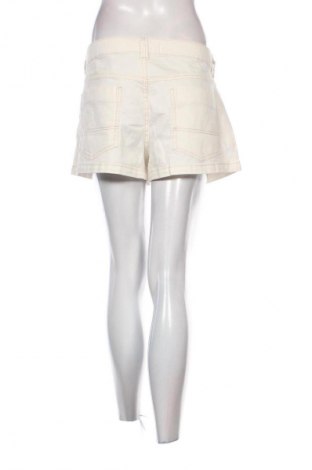 Дамски къс панталон Bershka, Размер XL, Цвят Екрю, Цена 6,13 €