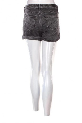 Női rövidnadrág Clockhouse, Méret M, Szín Sokszínű, Ár 1 139 Ft