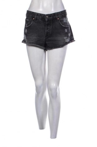 Дамски къс панталон Pull&Bear, Размер M, Цвят Сив, Цена 3,06 €