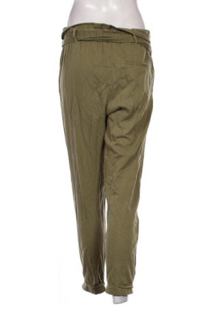 Damenhose Bershka, Größe M, Farbe Grün, Preis 2,99 €