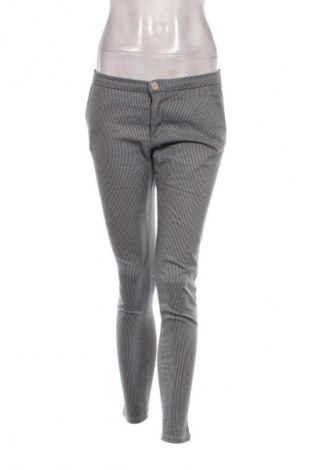 Damenhose Pull&Bear, Größe M, Farbe Mehrfarbig, Preis 1,99 €
