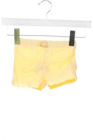 Dziecięce szorty Disney, Rozmiar 6-9m/ 68-74 cm, Kolor Żółty, Cena 6,99 zł
