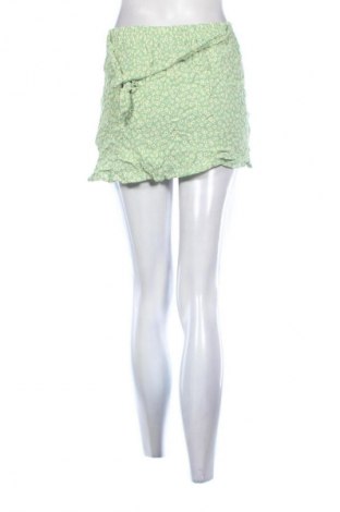 Пола - панталон Pull&Bear, Размер M, Цвят Многоцветен, Цена 2,04 €